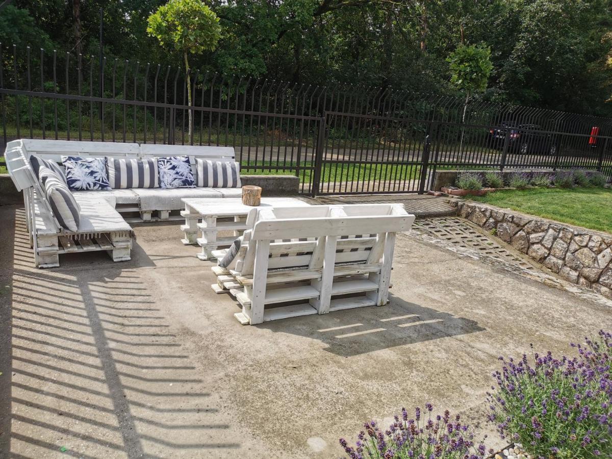 Family Garden Apartmanhaz Siófok Exteriör bild